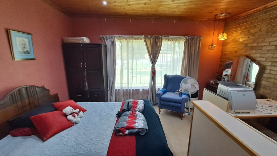 5 Bedroom Property for Sale in Fichardt Park Free State